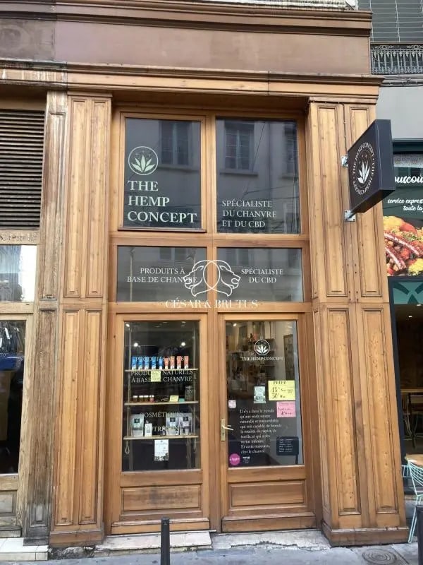 Local commercial dans Lyon à louer Photo de l’immeuble– Image 1 sur 5