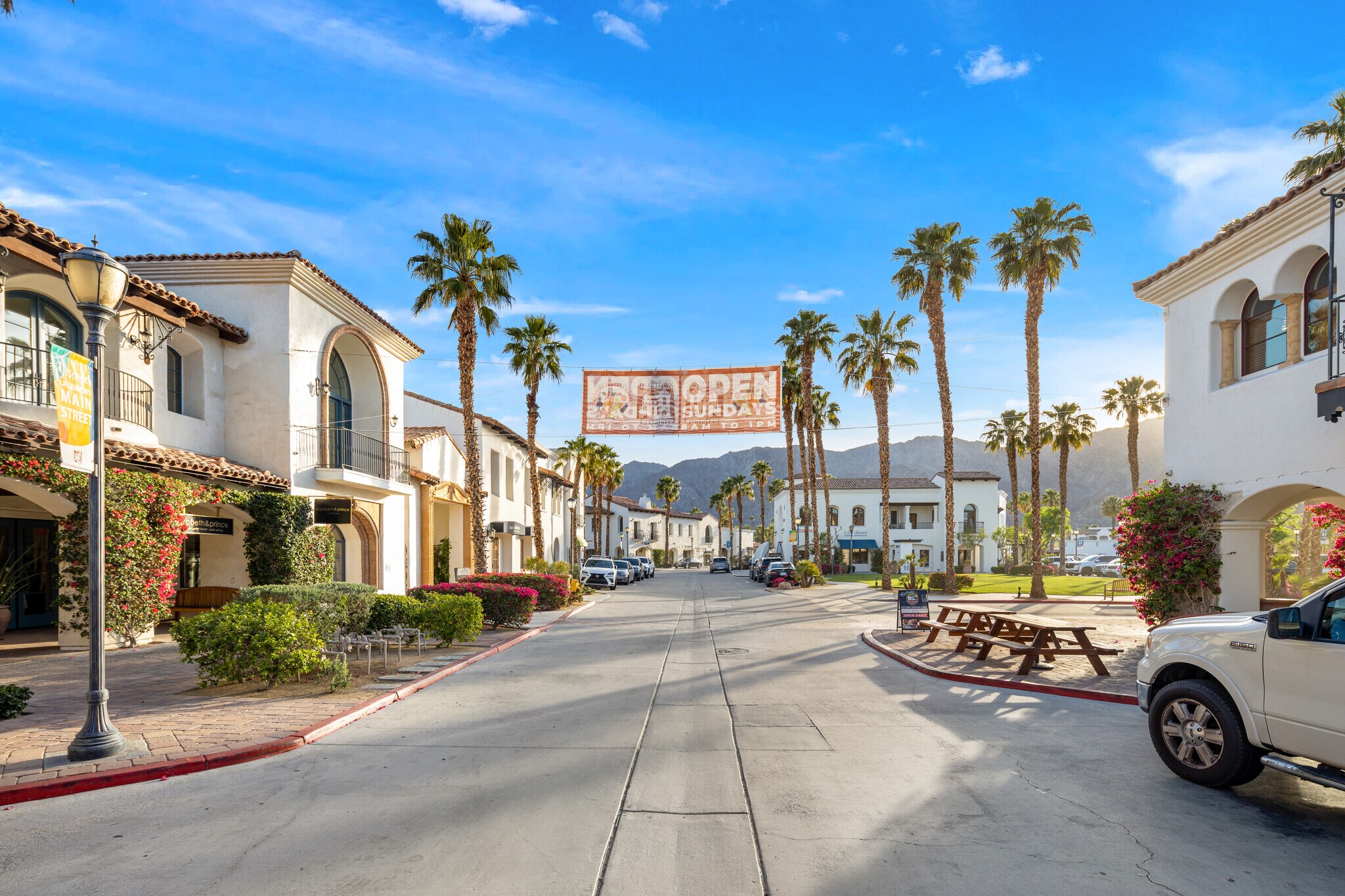 78100 Main St, La Quinta, CA à louer Photo principale– Image 1 sur 9