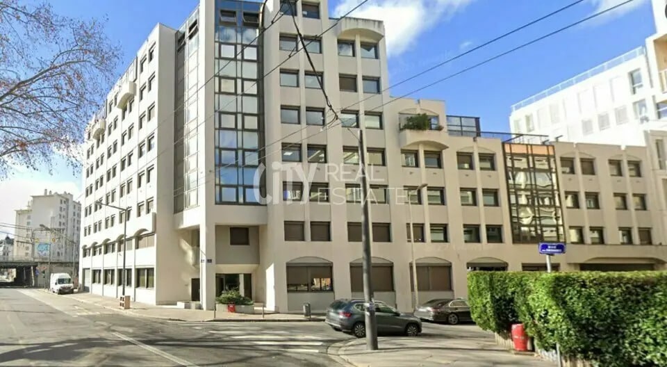Bureau dans Lyon à vendre - Photo de l’immeuble – Image 1 sur 7