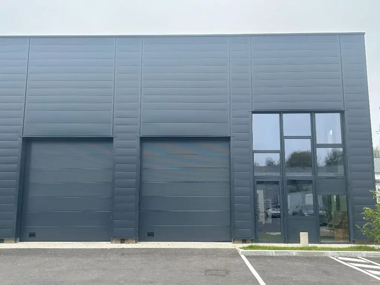 Local d'activités dans Trévoux à vendre - Photo de l’immeuble – Image 1 sur 7