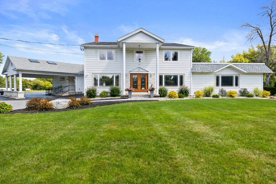 1118 Long Pond Rd, Rochester, NY à vendre - Photo principale – Image 3 sur 4