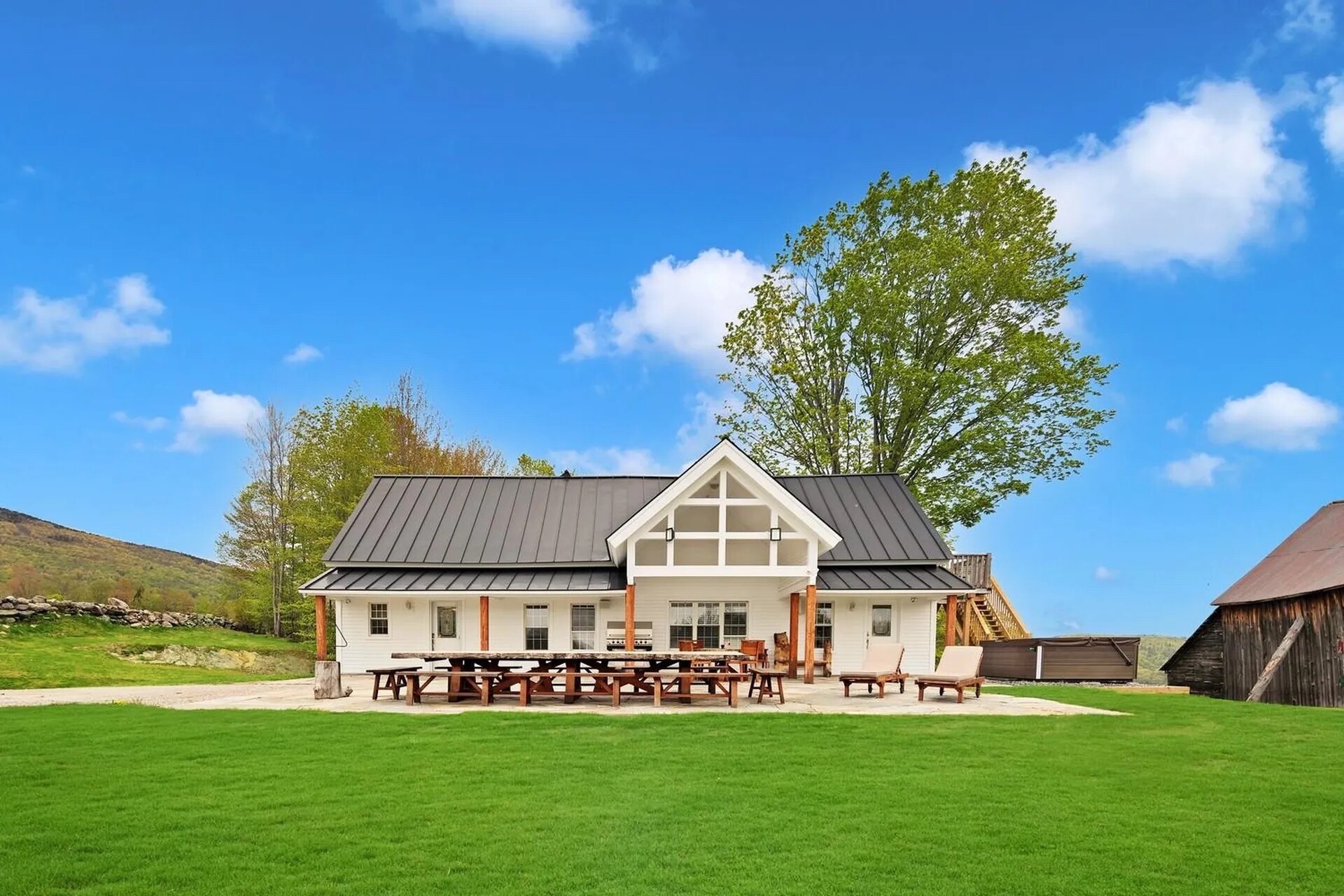 85 Pallottas Hill Rd, Ludlow, VT à vendre Photo de l’immeuble– Image 1 sur 11