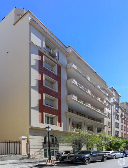 Calle Alcalá Galiano, 3, Madrid, Madrid à vendre - Photo de l’immeuble – Image 2 sur 2