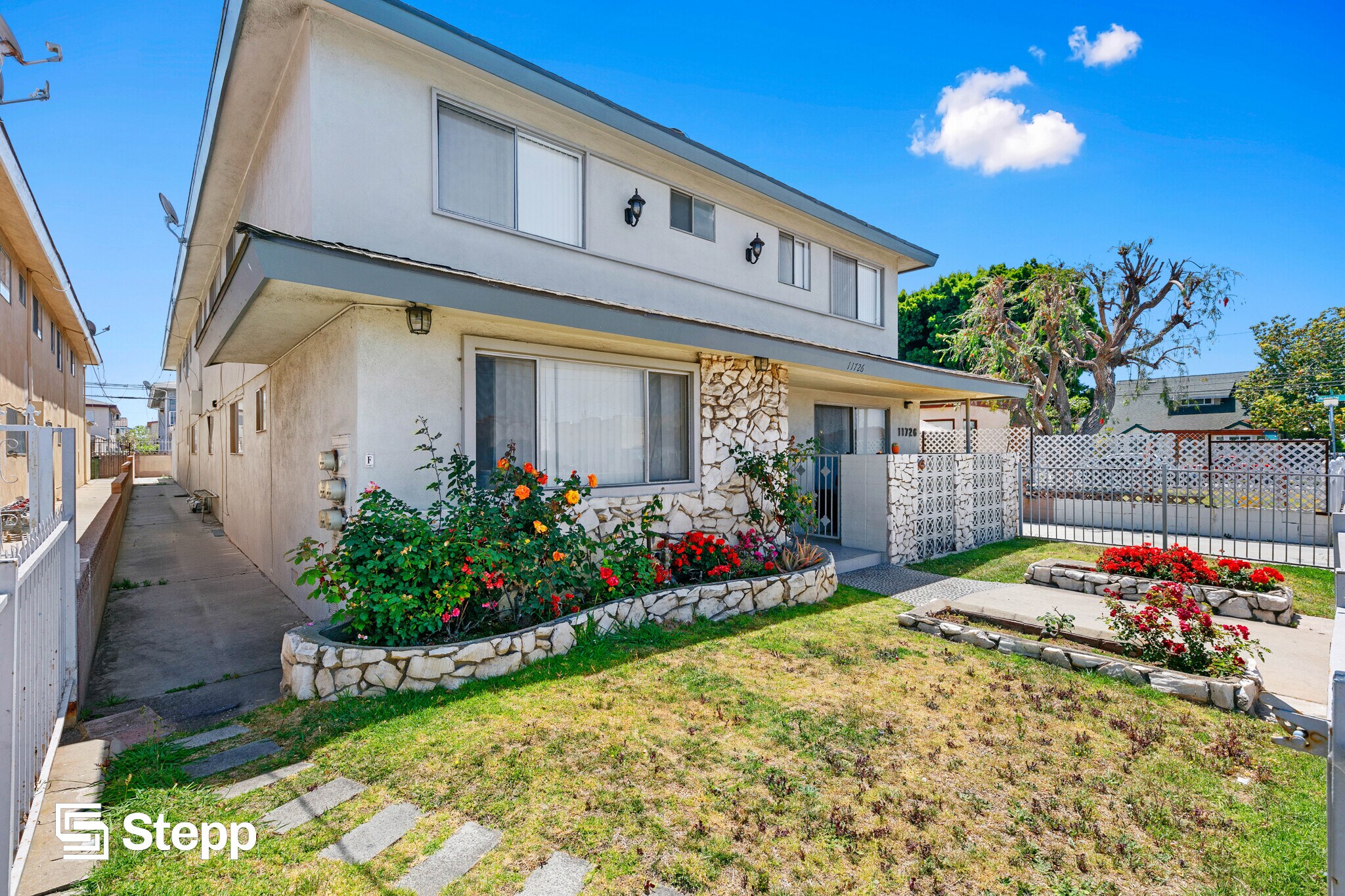 11726 Freeman Ave, Hawthorne, CA à vendre Photo de l’immeuble– Image 1 sur 20