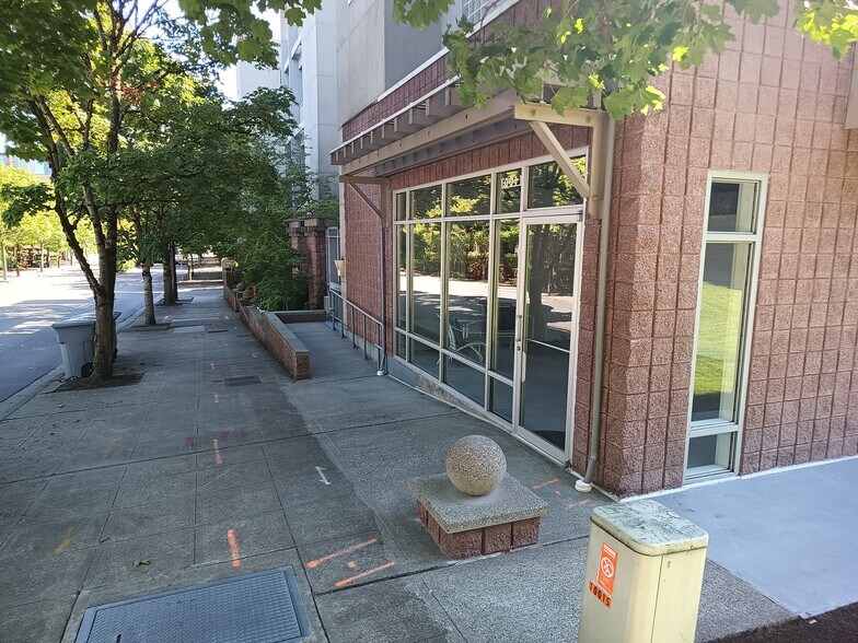 10015 NE 4th St, Bellevue, WA à louer - Photo de l’immeuble – Image 2 sur 6