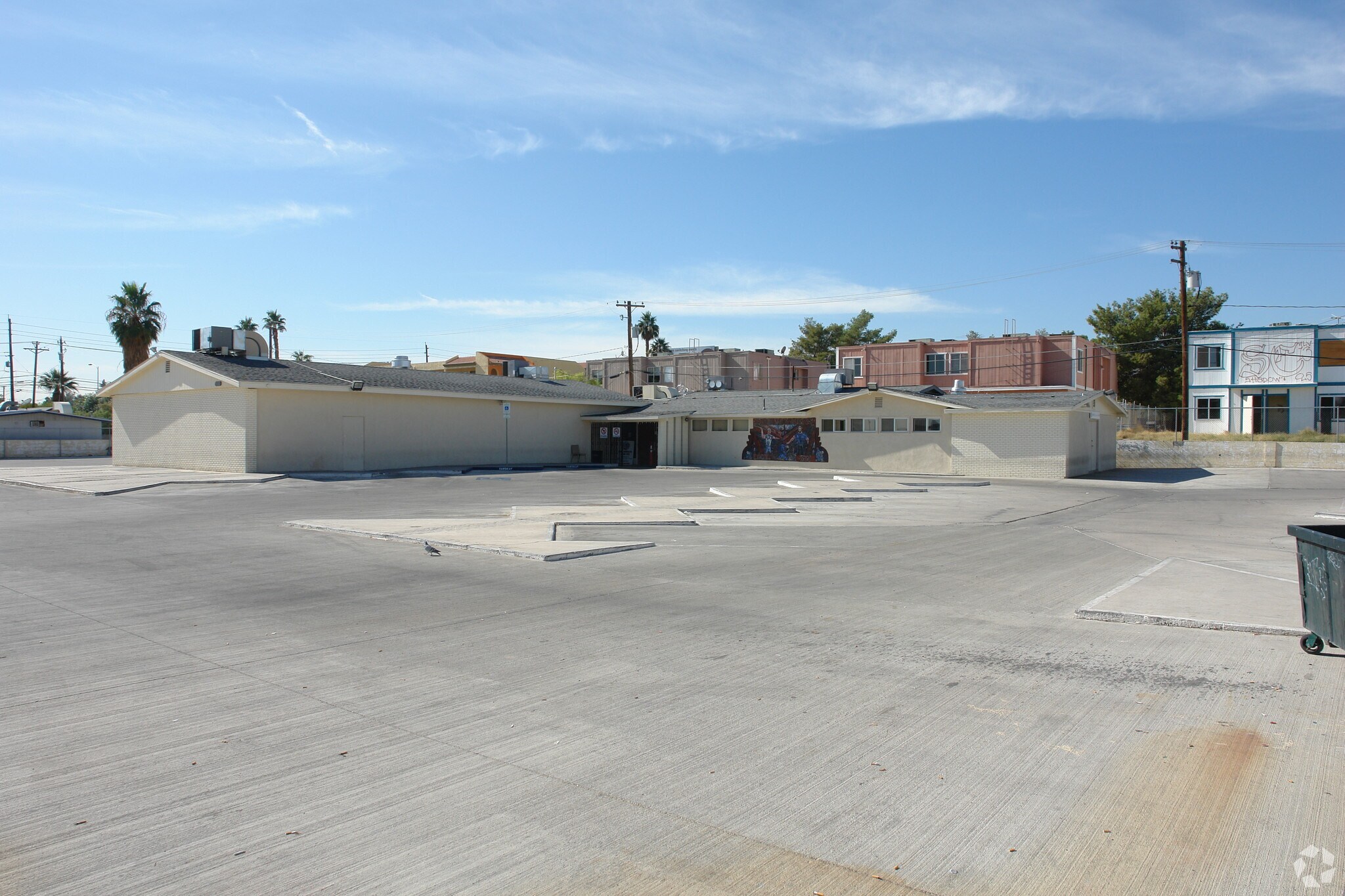 100 Shiloah Dr, Las Vegas, NV à vendre Photo de l’immeuble– Image 1 sur 14