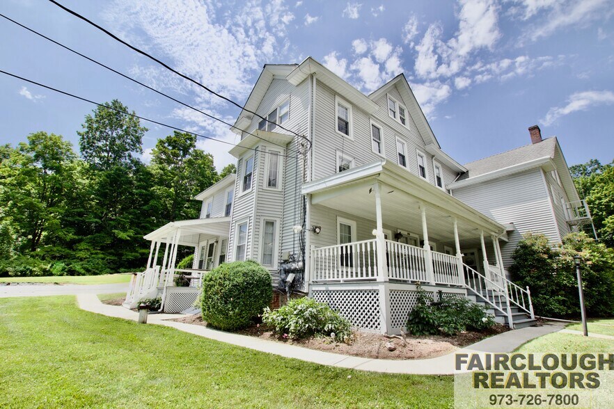 224 Glen Rd, Sparta, NJ à vendre - Photo de l’immeuble – Image 2 sur 7