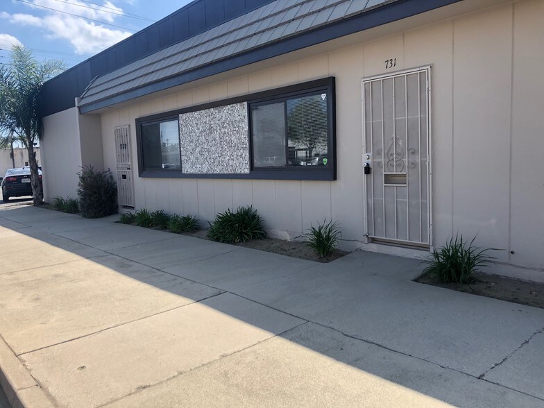 727-751 N Grandview, Covina, CA à louer - Photo de l’immeuble – Image 2 sur 7