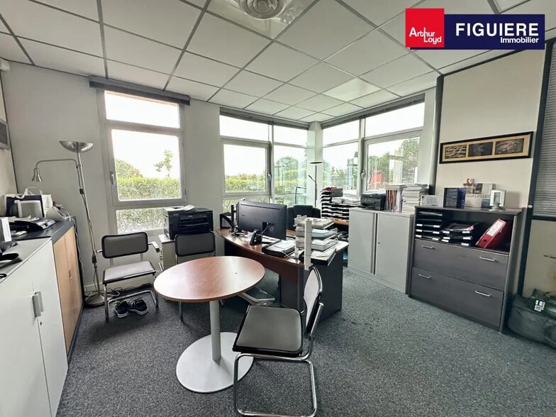 1090 Rue René Descartes, Aix-en-Provence à vendre - Photo intérieure – Image 3 sur 10