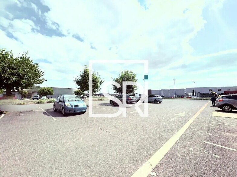 Local commercial dans Clermont-Ferrand à louer - Photo de l’immeuble – Image 3 sur 10