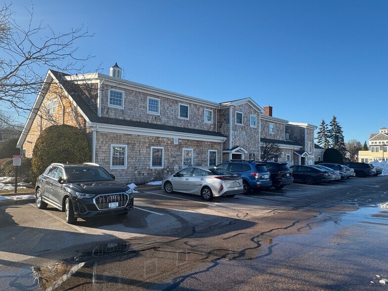 28 Caswell St, Narragansett, RI à vendre - Photo de l’immeuble – Image 2 sur 4