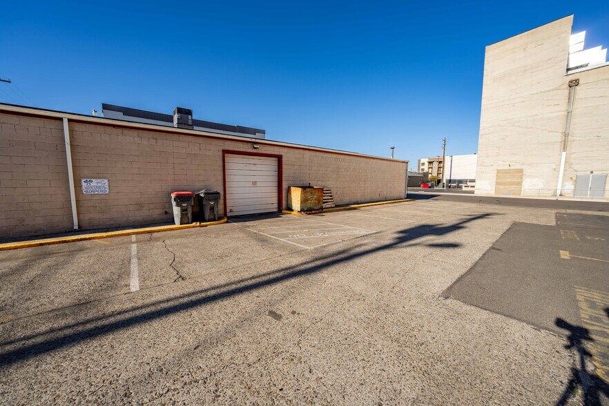 125 N Holly St, Medford, OR à vendre - Photo de l’immeuble – Image 3 sur 23