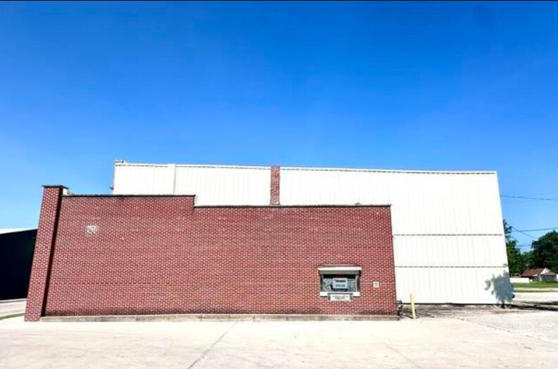 12 W Mill St, Shelburn, IN à vendre - Photo de l’immeuble – Image 3 sur 16