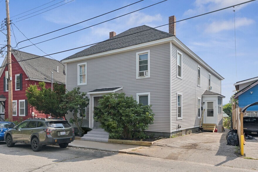 42 Spruce St, Sanford, ME à vendre - Photo de l’immeuble – Image 1 sur 49