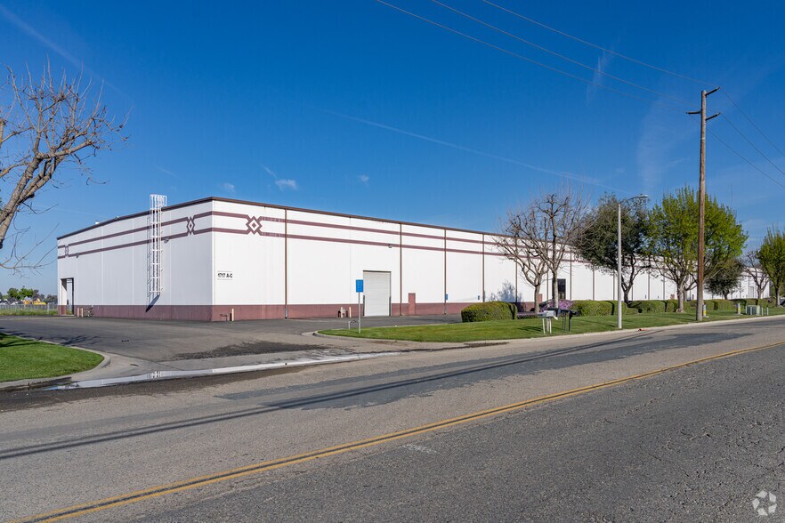1717 N Shirk Rd, Visalia, CA à louer - Photo principale – Image 1 sur 9