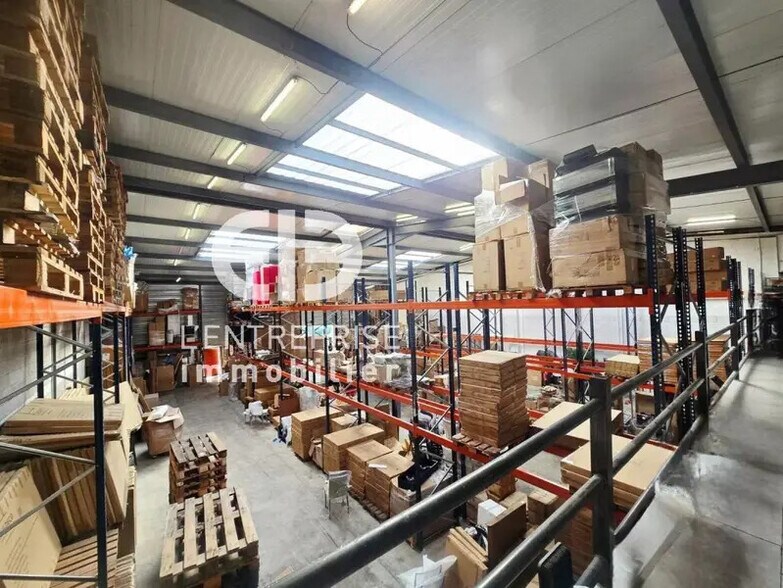 Industriel/Logistique dans Nice à louer - Photo de l’immeuble – Image 3 sur 8