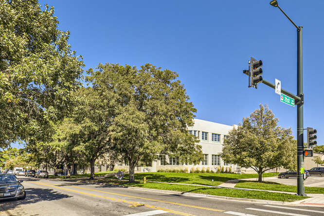 2100 Downing St, Denver, CO à louer - Photo de l’immeuble – Image 3 sur 28