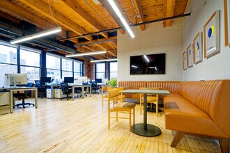 213 W Institute Pl, Chicago, IL à louer Photo intérieure– Image 1 sur 9