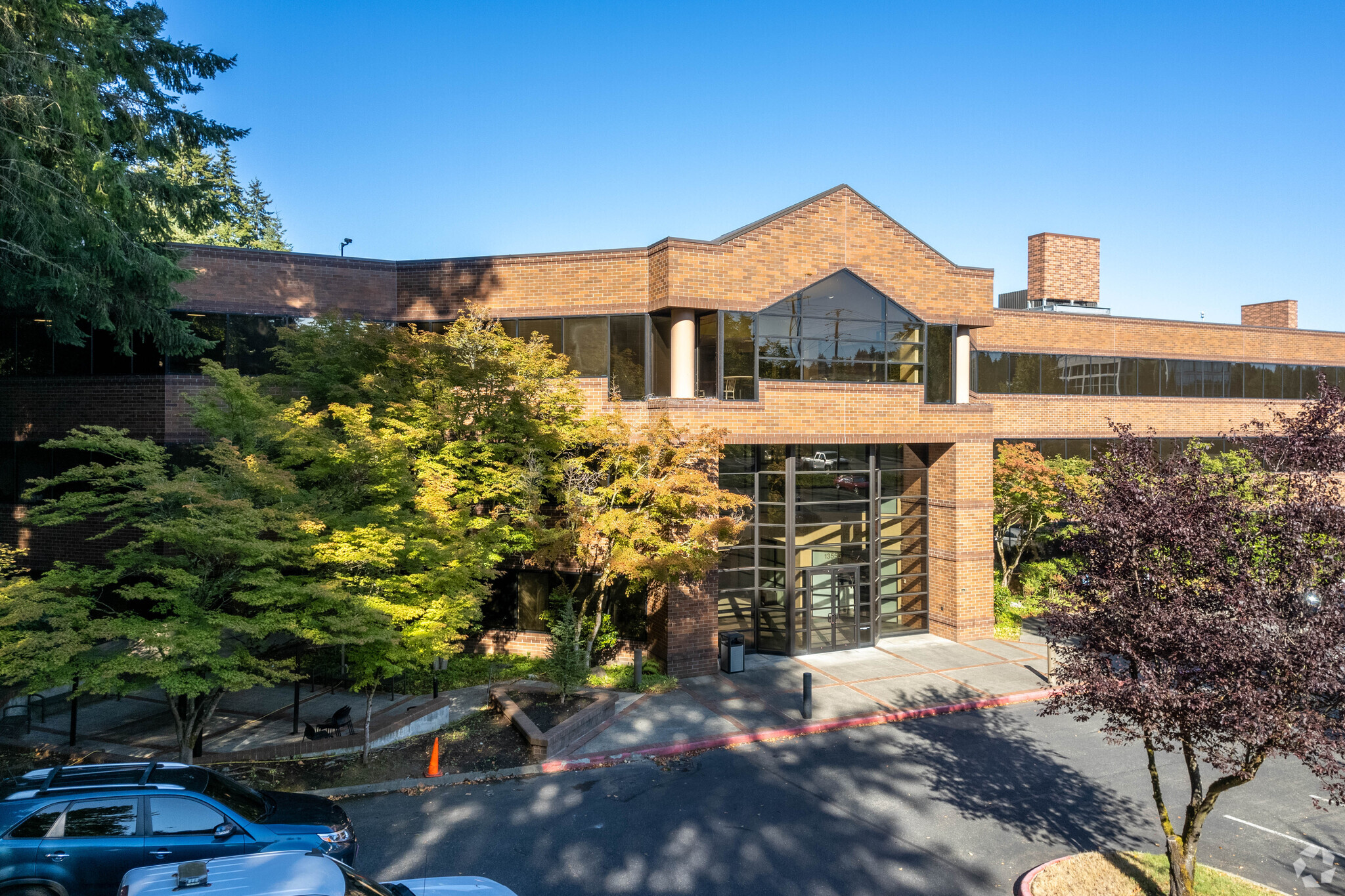13555 SE 36th St, Bellevue, WA à louer Photo de l’immeuble– Image 1 sur 16