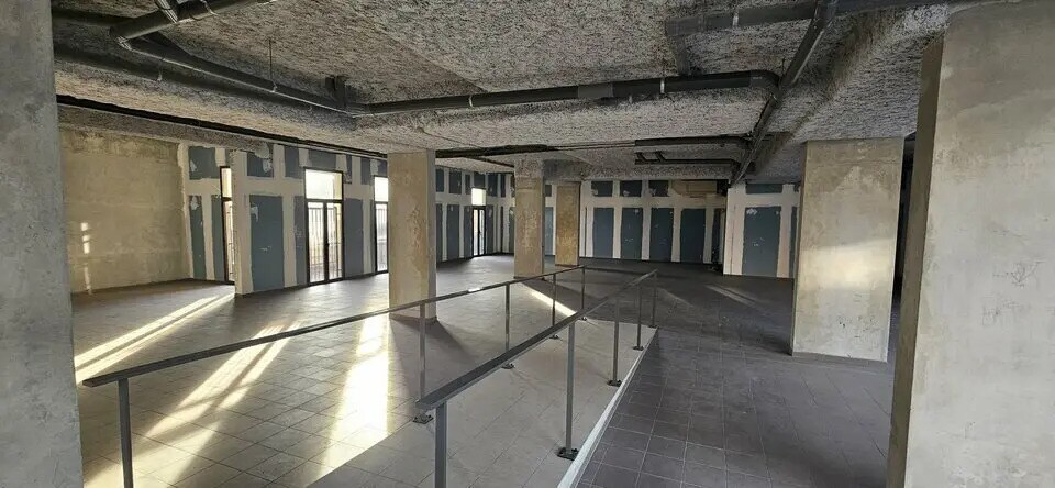 Local commercial dans Drap à louer - Photo intérieure – Image 2 sur 7