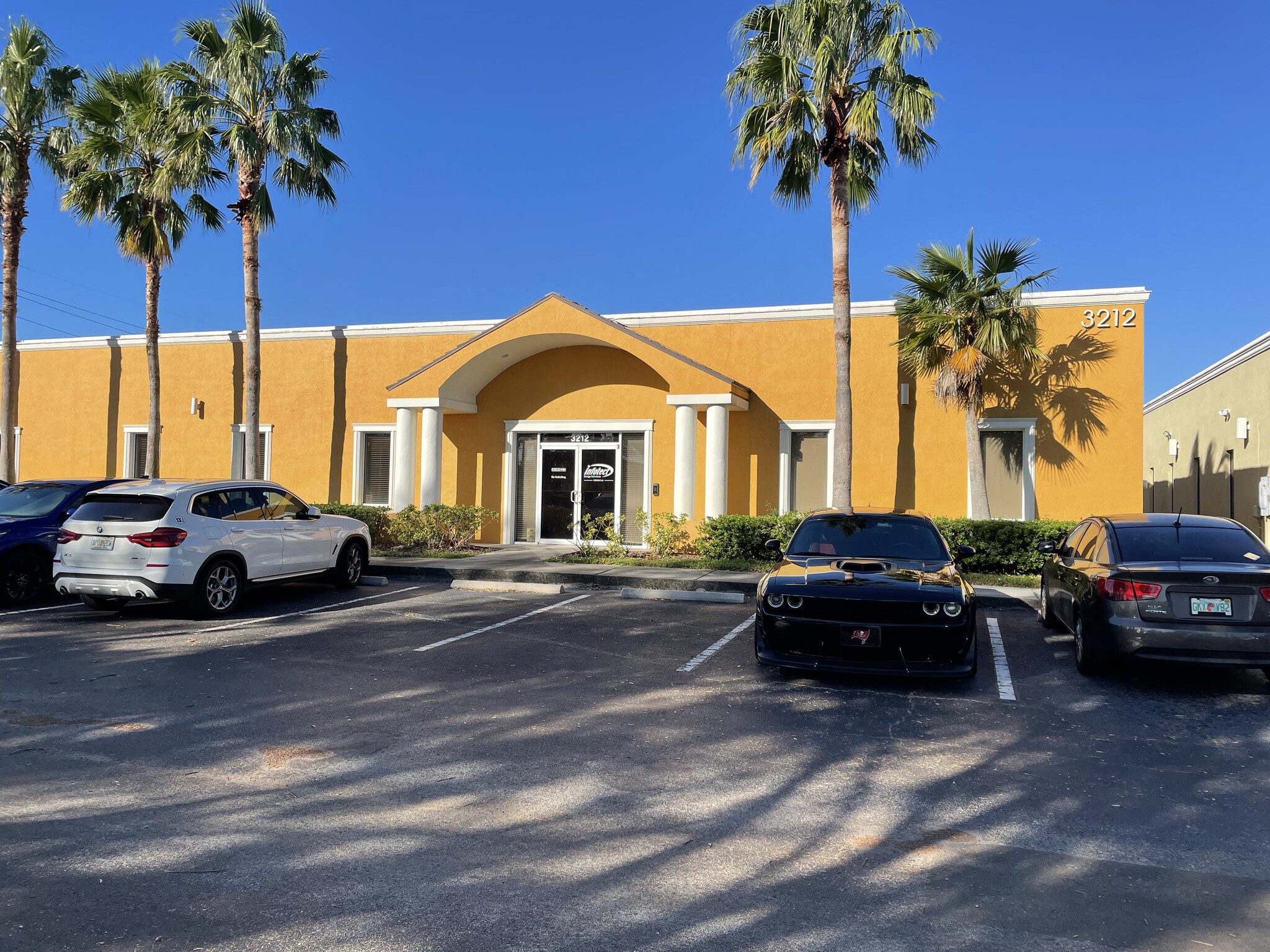 3206-3212 Parkside Center Cir, Tampa, FL à louer Photo de l’immeuble– Image 1 sur 19