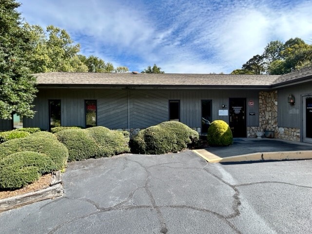352 Harper NW ave, Lenoir, NC à louer - Photo de l’immeuble – Image 2 sur 18