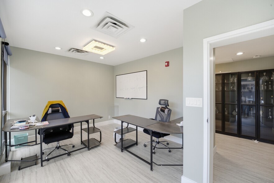 6800 Fleetwood Rd, McLean, VA à vendre - Photo de l’immeuble – Image 3 sur 12