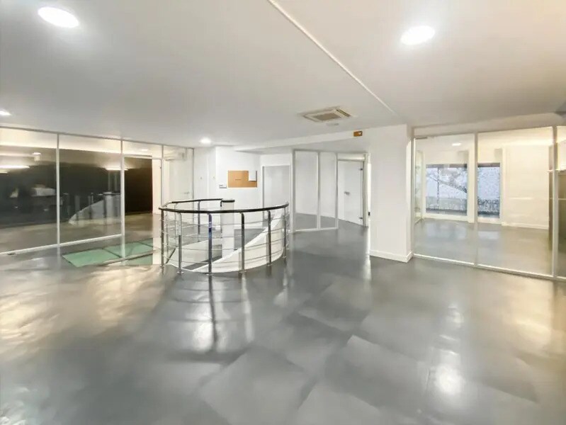 Bureau dans Levallois-Perret à vendre Photo de l’immeuble– Image 1 sur 9