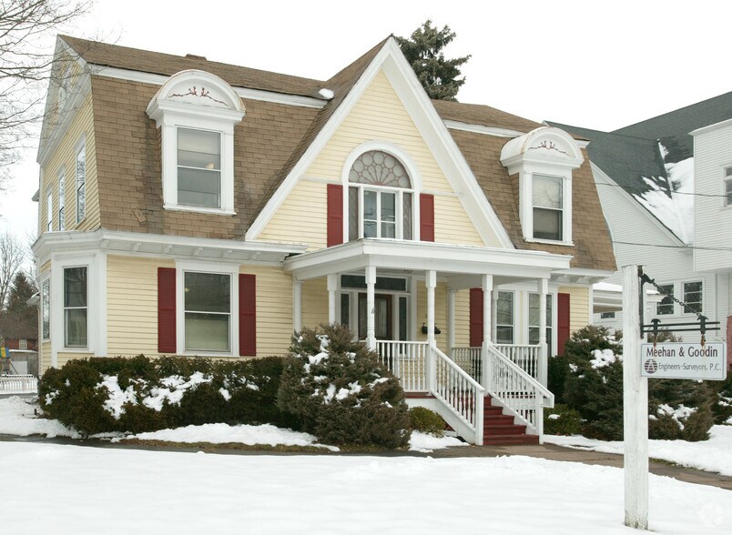 387 N Main St, Manchester, CT à vendre - Photo principale – Image 1 sur 1