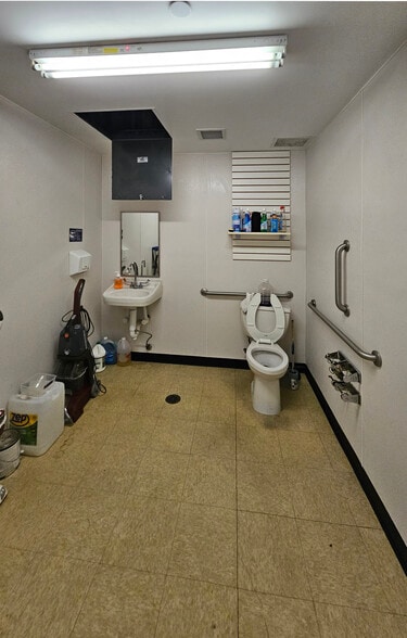 837 Washington Ave, Bronx, NY à louer - Photo de l’immeuble – Image 3 sur 5