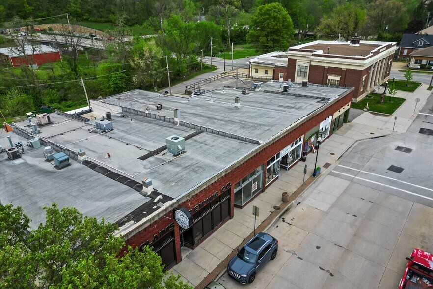 453-463 S Thompson Ave, Excelsior Springs, MO à vendre - Photo de l’immeuble – Image 3 sur 50
