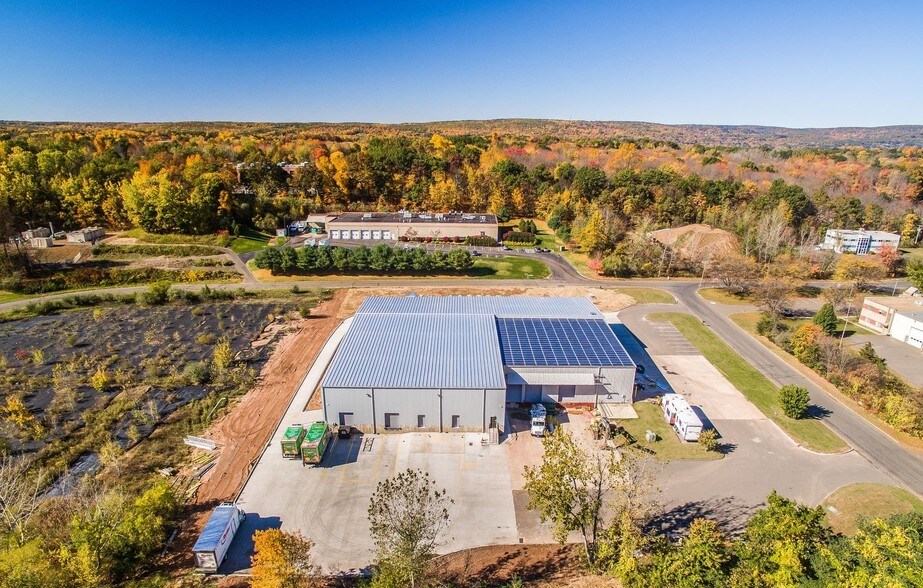 15 Burton Dr, Cheshire, CT à louer - Photo de l’immeuble – Image 3 sur 17