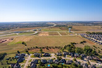 3600 S Frisco Rd, Yukon, OK - VUE AÉRIENNE  vue de carte - Image1