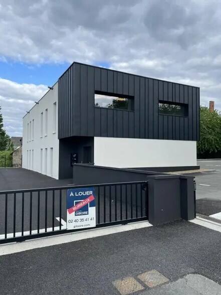 Bureau dans Beaucouzé à louer - Photo de l’immeuble – Image 1 sur 5