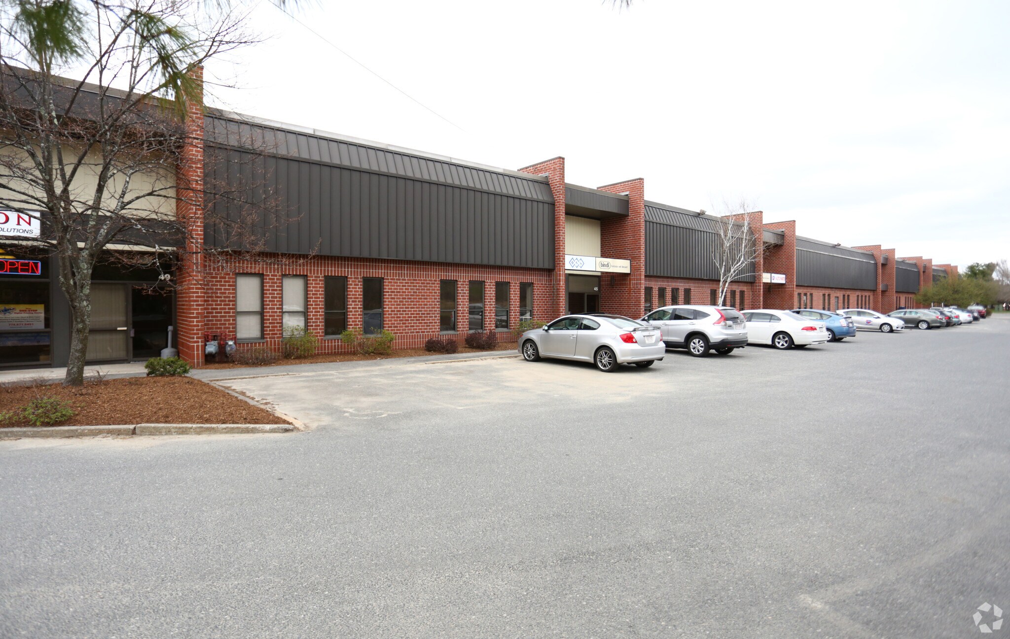31-51 Loring Dr, Framingham, MA à louer Photo de l’immeuble– Image 1 sur 7