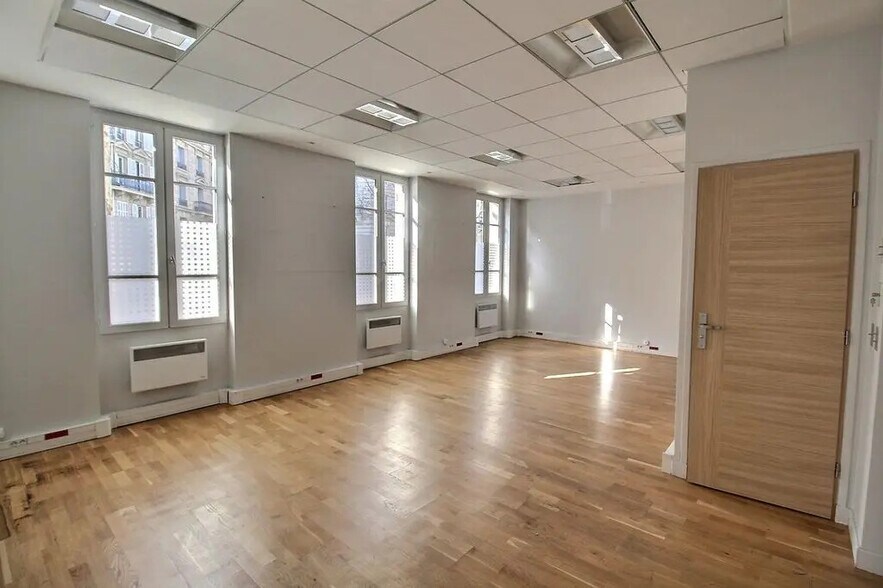 Bureau dans Paris à louer - Photo de l’immeuble – Image 1 sur 8