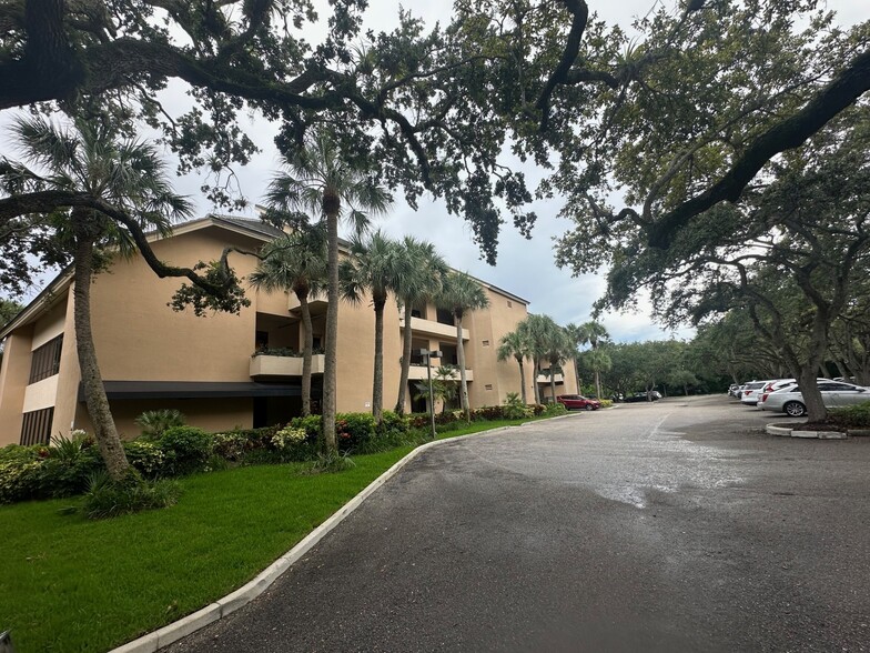 11211 Prosperity Farms Rd, Palm Beach Gardens, FL à vendre - Photo de l’immeuble – Image 2 sur 6
