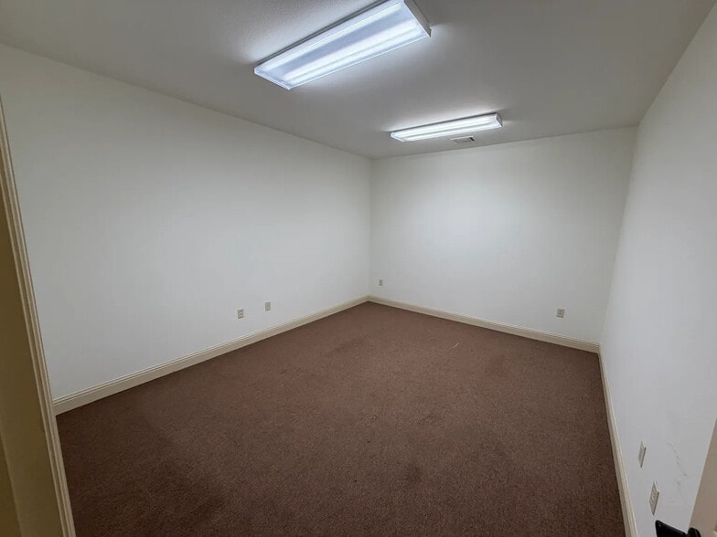 2217 Martin Dr, Bedford, TX à louer - Photo intérieure – Image 2 sur 9