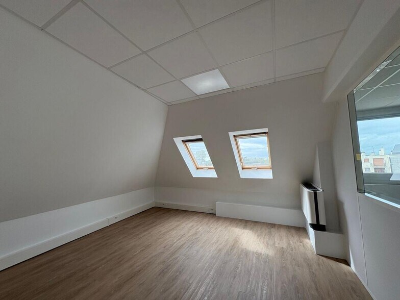 Bureau dans Maisons-Laffitte à vendre - Photo intérieure – Image 2 sur 4