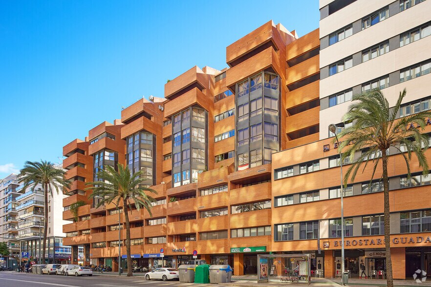 Avenida de la República Argentina, 21, Séville, Sevilla à louer - Photo de l’immeuble – Image 3 sur 13