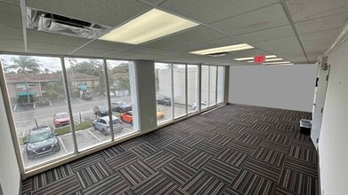 2740 E Oakland Park Blvd, Fort Lauderdale, FL à louer Photo intérieure– Image 1 sur 10