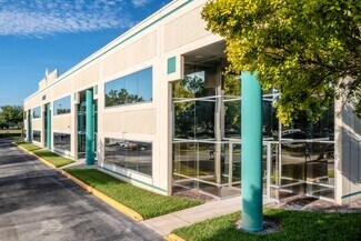 Plus de détails pour 7575 Kingspointe Pkwy, Orlando, FL - Local d'activités à louer