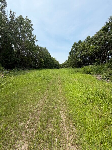 1070 Lower South St, Peekskill, NY à louer - Photo de l’immeuble – Image 3 sur 7