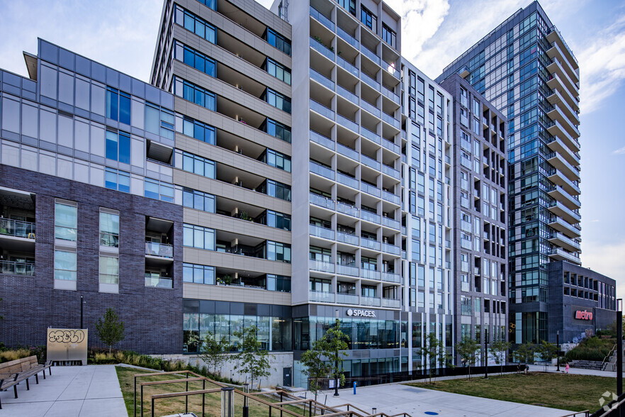 11 Peel Ave, Toronto, ON à louer - Photo de l’immeuble – Image 1 sur 7