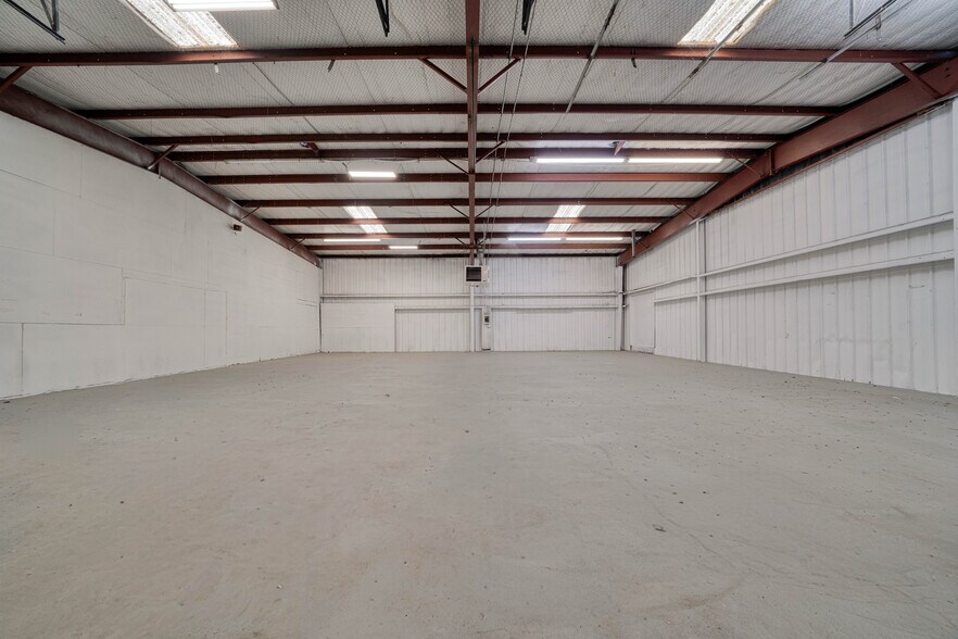 517 Delia Dr, Longview, TX à louer - Photo de l’immeuble – Image 2 sur 7