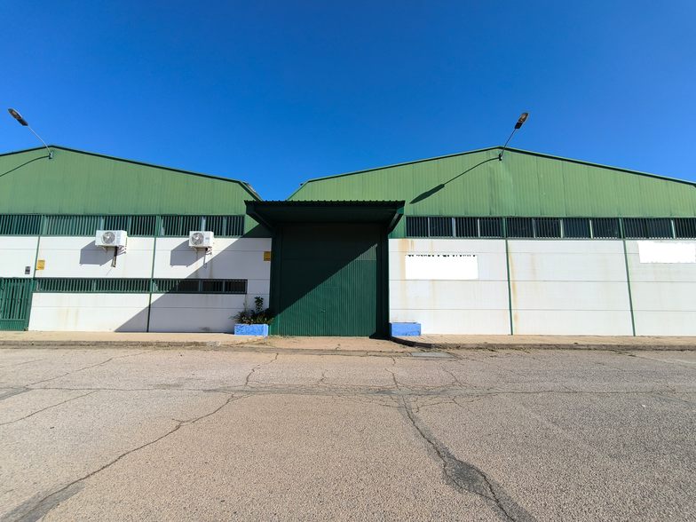Dos Naves Industriales portefeuille de 2 biens à vendre sur LoopNet.fr - Photo de l’immeuble – Image 2 sur 20
