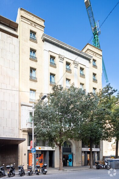 Carrer de Fontanella, 7, Barcelone, Barcelona à louer - Photo de l’immeuble – Image 2 sur 3