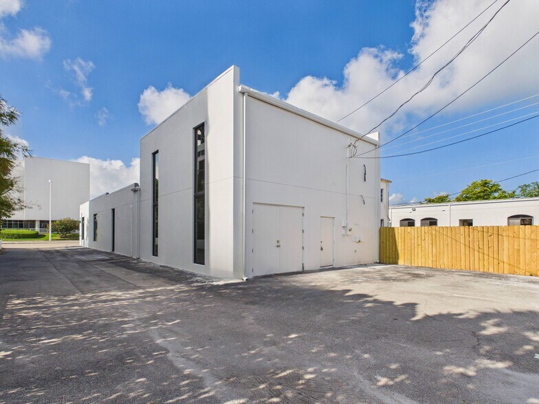 1111 5th Ave S, Naples, FL à vendre - Photo de l’immeuble – Image 2 sur 12