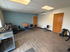 1999 Mount Read Blvd, Rochester, NY à louer Photo intérieure– Image 1 sur 9