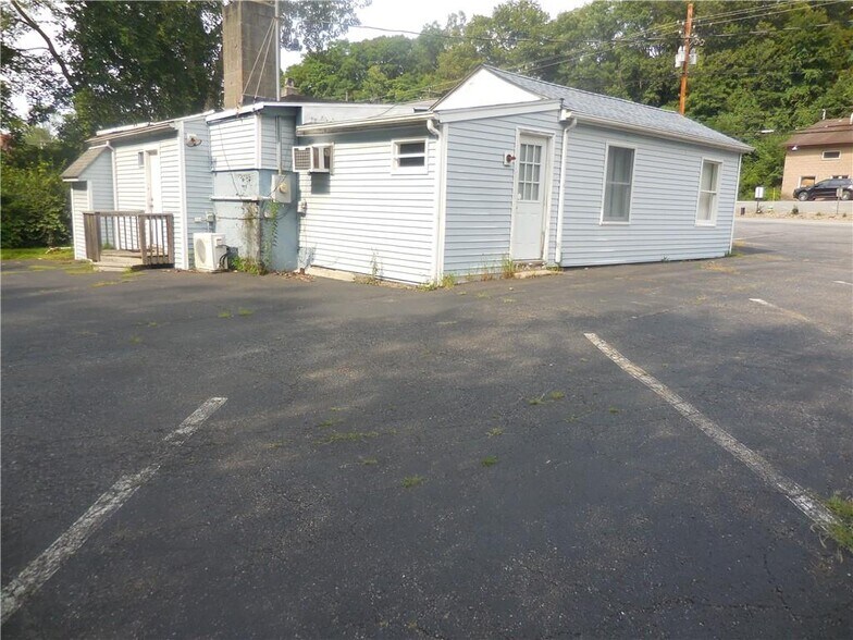 153 N Plank Rd, Newburgh, NY à louer - Photo de l’immeuble – Image 3 sur 16